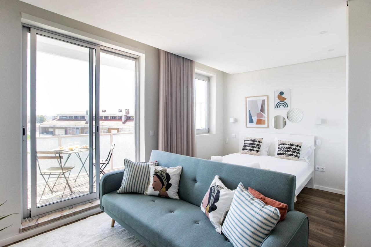 Elegant Studio W/ Ac & Balcony By Lovelystay Porto Exterior photo
